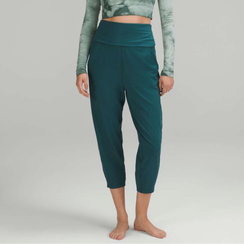 Lululemon Align SHR Ribbed Waist Crop Jogger size 12 in green jasper